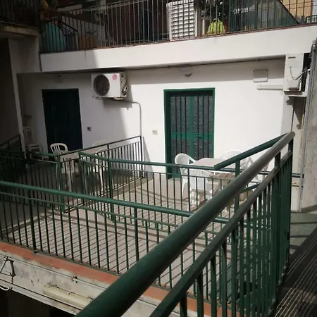 Nino's Apartmán Giardini Naxos